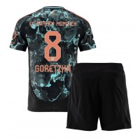 Echipament fotbal Bayern Munich Leon Goretzka #8 Tricou Deplasare 2024-25 pentru copii maneca scurta (+ Pantaloni scurti)